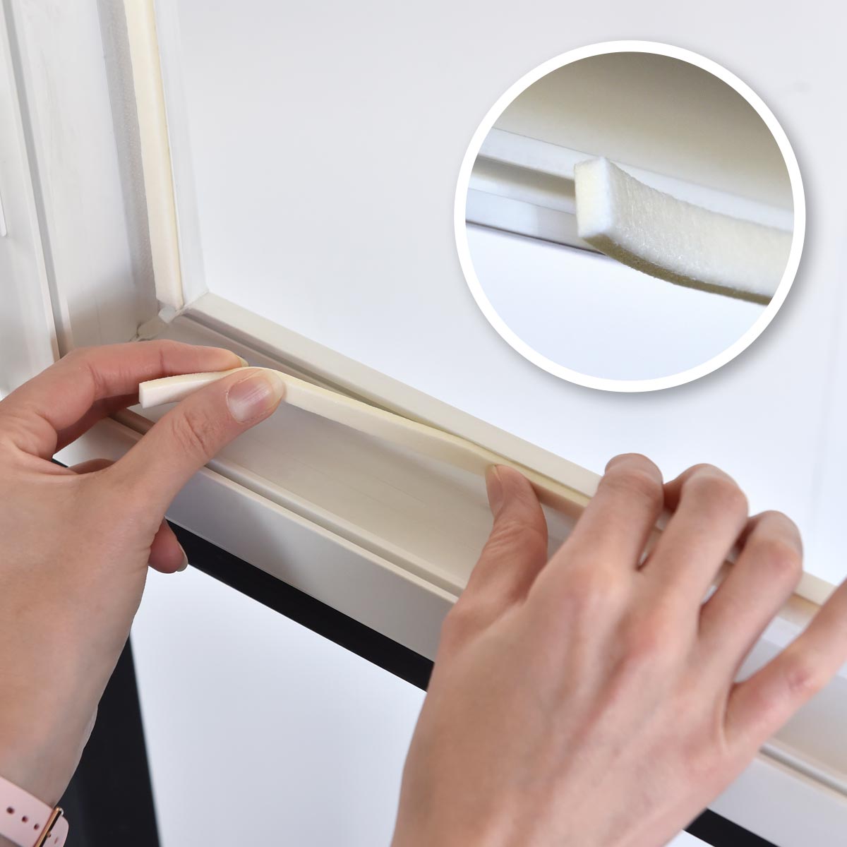 Adhesive Polyester Foam Seal 4m - White